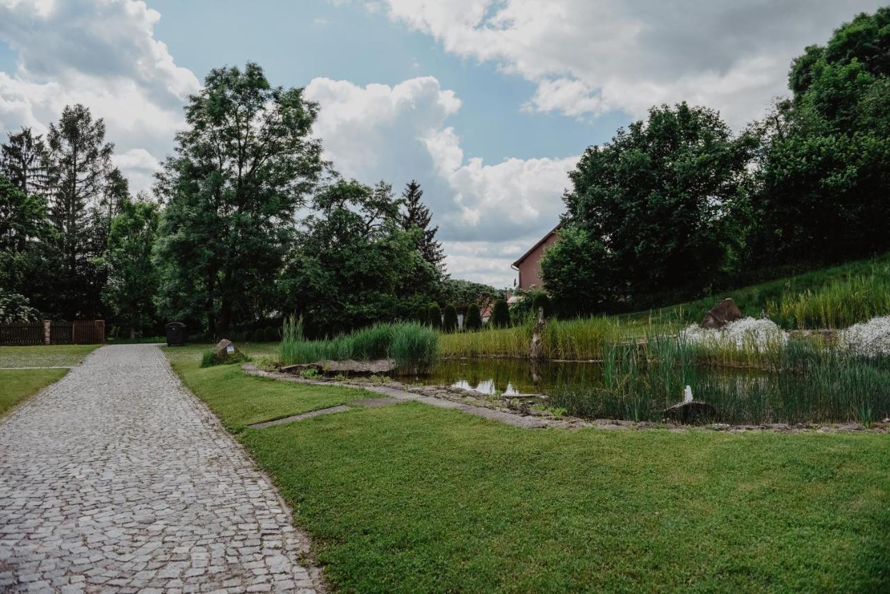 Penzion U Skutilu Pilníkov Exterior photo