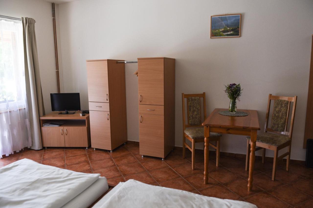 Penzion U Skutilu Pilníkov Exterior photo